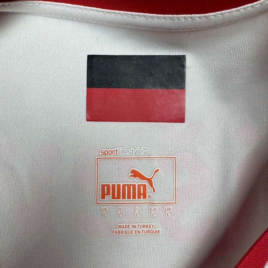 VfB Stuttgart Heim 2011/12 L Ibisevic (8/10)
