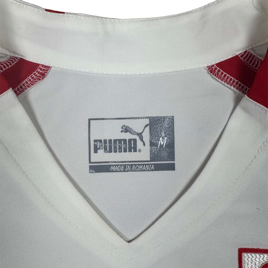 VfB Stuttgart Heim 2004/05 M (8/10)
