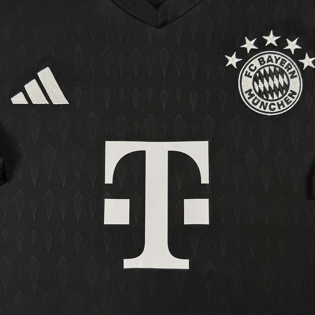 FC Bayern München GK 2023/24 XL 'Manuel Neuer' (9/10)