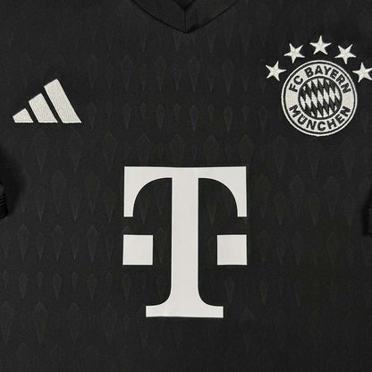 FC Bayern München GK 2023/24 XL 'Manuel Neuer' (9/10)