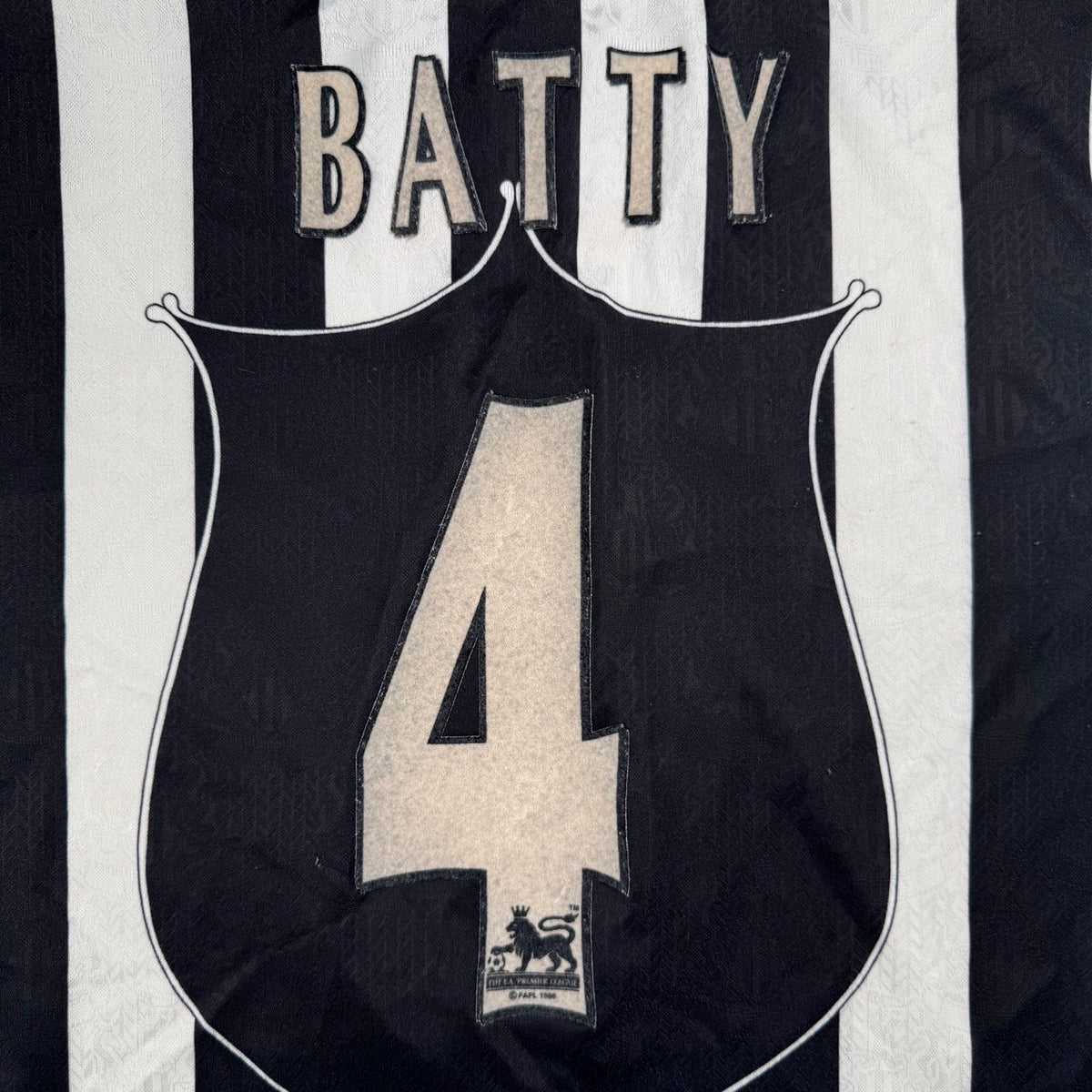 Newcastle United 97/98 Heim 'Batty' L (7/10)