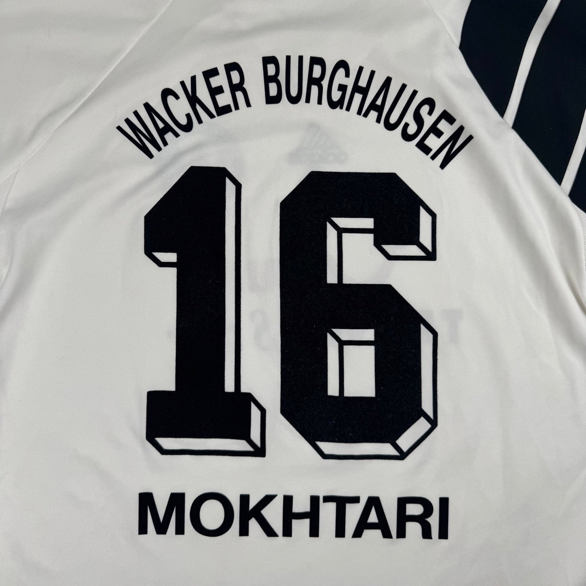 Wacker Burghausen Heim 2004-05 XL 'Mokhtari' – Matchworn